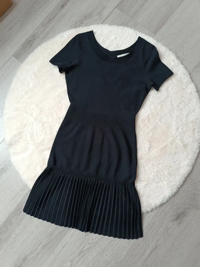 Robe noire Sandro Paris plissée taille 1 (36/38) - photo numéro 8