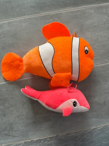 Lot 2 peluches poissons