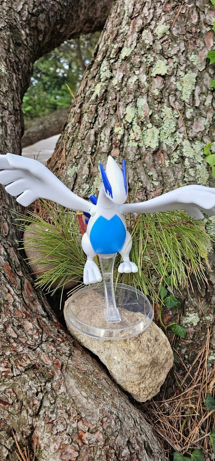 Super grande figurine Pokemon Nintendo Lugia avec son socle - photo numéro 3