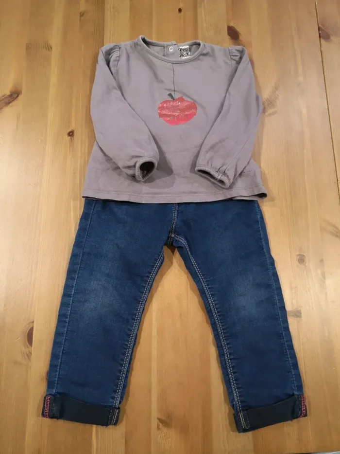 Tenue jean + tshirt 24 mois