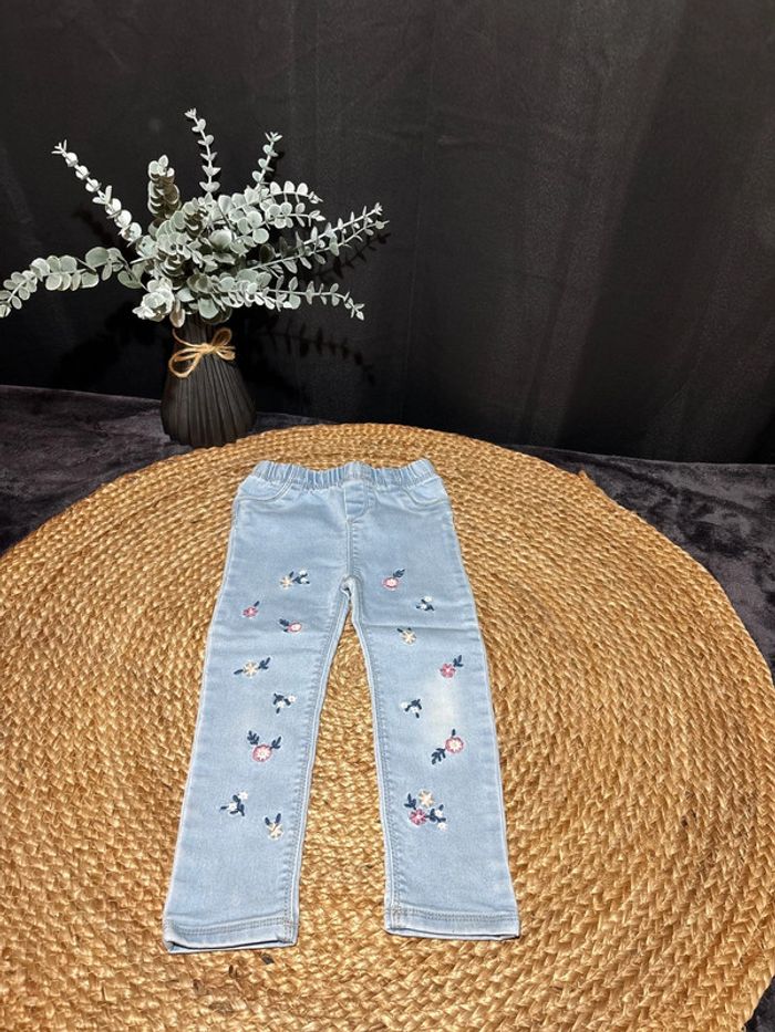 Jeans fille taille 36 mois