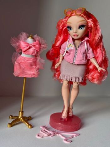 Pinkly Rainbow High 
