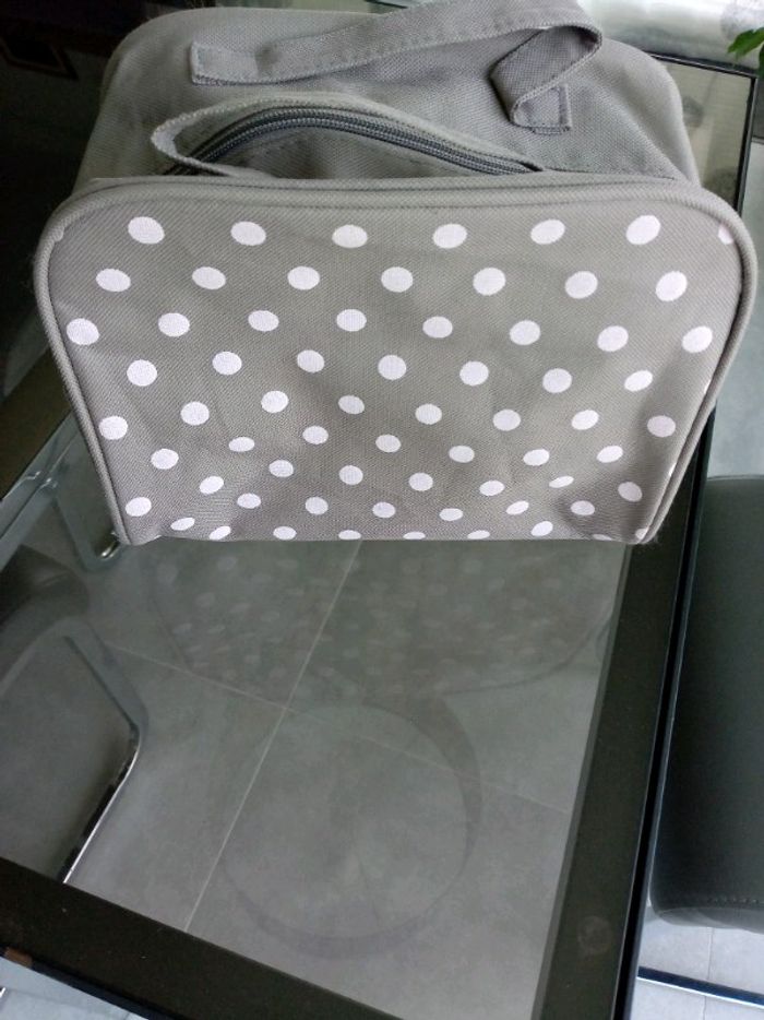 Trousse de toilettes - photo numéro 2
