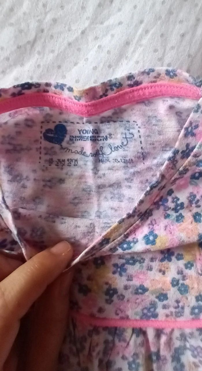 Lot 2 robe t-shirt 18/24 mois de primark - photo numéro 3