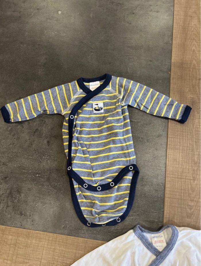 Lot de 2 bodies manches longues fermetures croisées taille 1 mois absorba - photo numéro 3