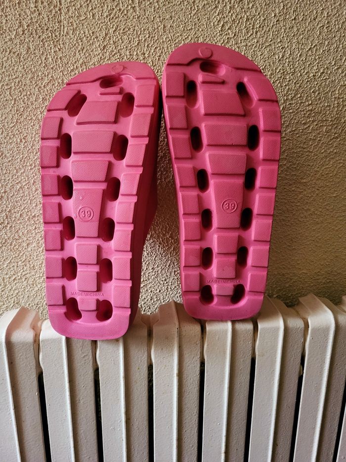 Claquette 🩷 - photo numéro 2