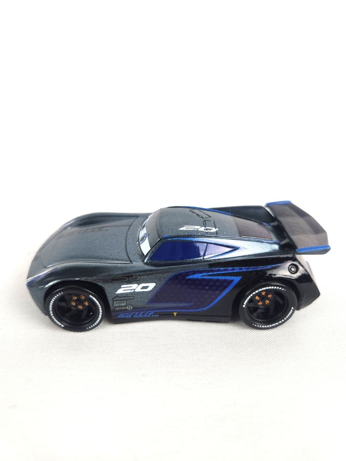 Voiture figurine Jackson Storm Disney Pixar Cars 3 - photo numéro 4