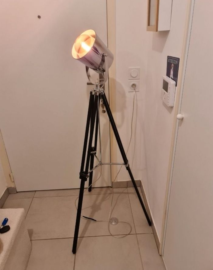 Lampadaire trépied