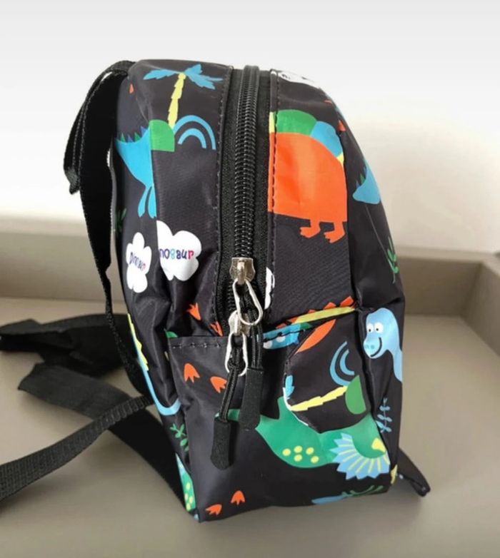 Mignon sac à dos avec dinosaures - photo numéro 3