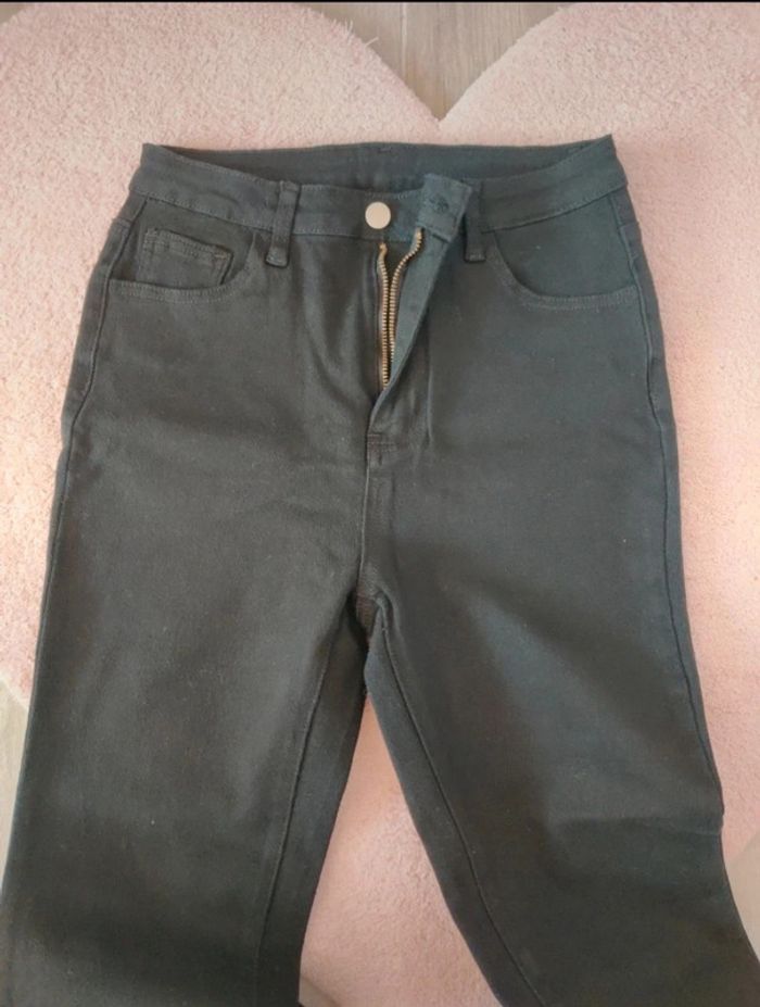 Pantalon avec fentes - photo numéro 4