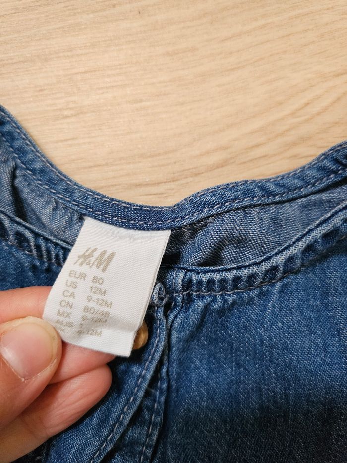 Blouse en jean 9 à 12 mois H&M 🌸 - photo numéro 2