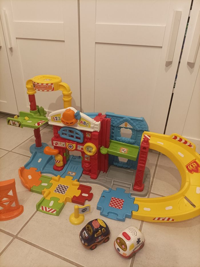Maxi caserne de pompiers VTech - photo numéro 4
