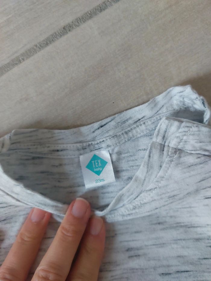 Deux tshirt manches longues et trois jeans - photo numéro 6