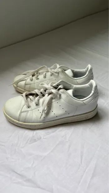 Baskets Adidas Stan smith blanche taille 33
