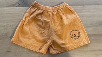 Short léger orange sans étiquette 12 mois