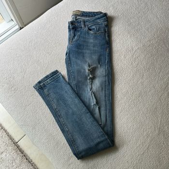 Jean bleu slim / skinny Guess