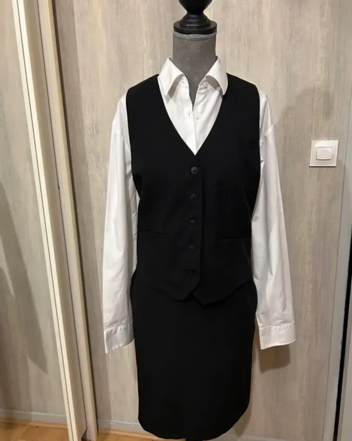 Tenue de serveuse - photo numéro 4