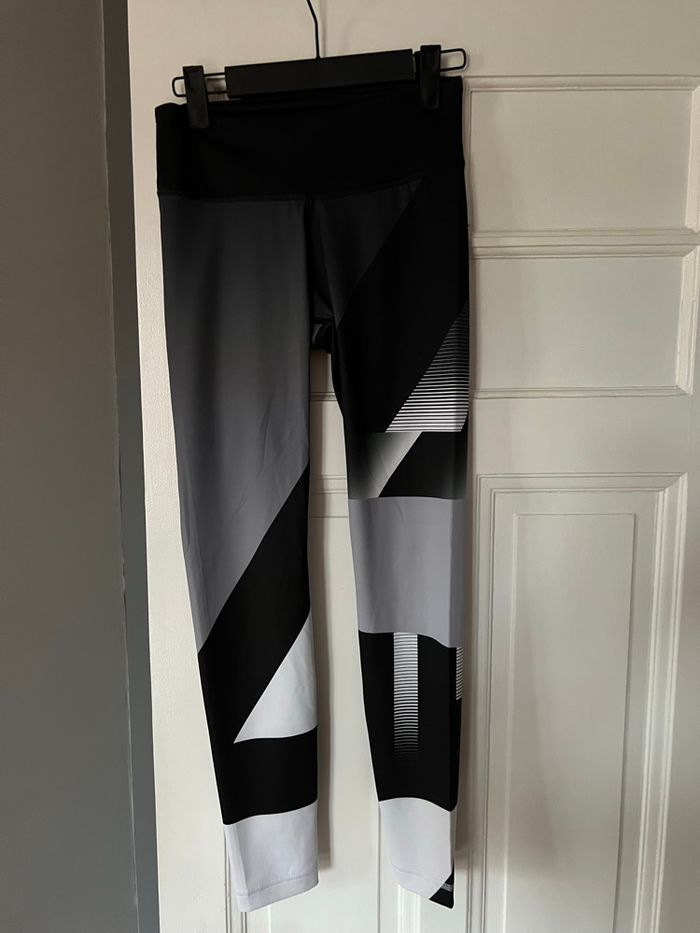 Legging sport Reebok taille XS noir/gris - photo numéro 4