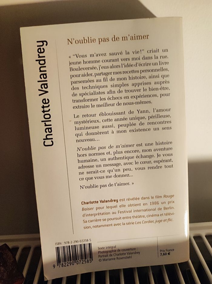 N'oublie pas de m'aimer de Charlotte Valandrey - photo numéro 2