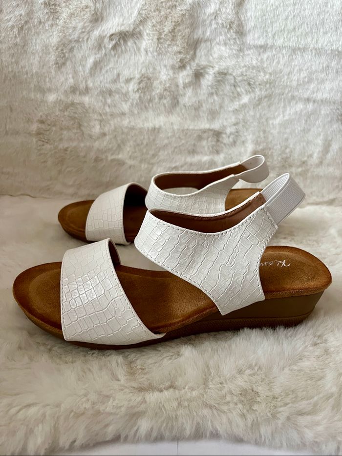 Sandales blanches, talons 5 cm pointure 37 - photo numéro 3