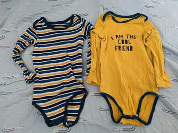Lot de 2 body manches longues bleu et jaune T.24 mois