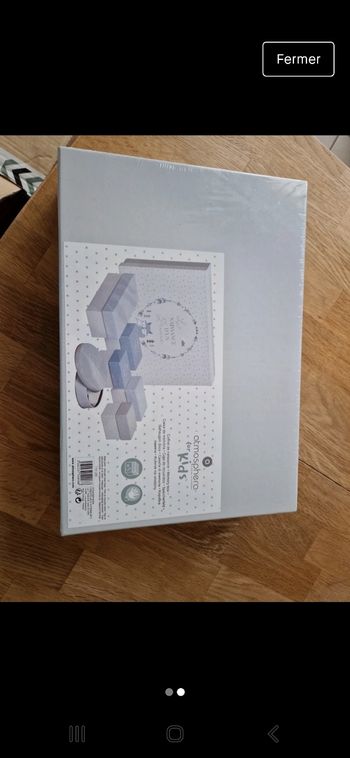 Vend coffret pour bébé kit complet encore sous blister , boîte étapes et empreintes