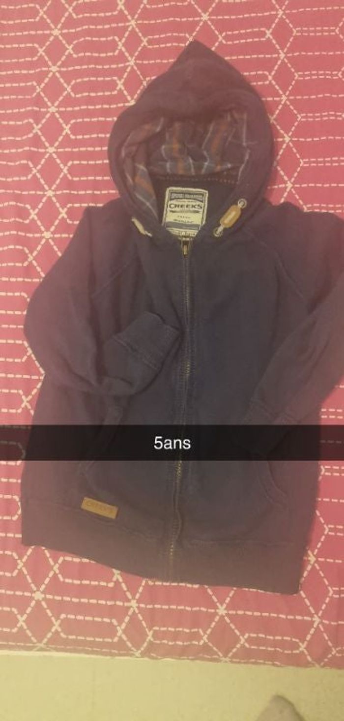Gilet à capuche
