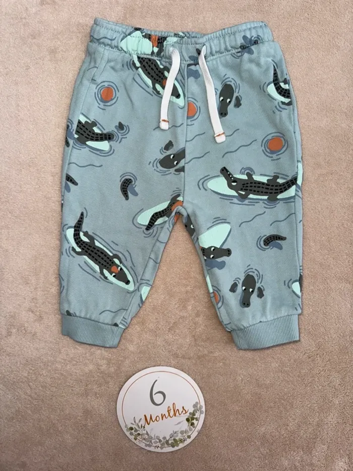 Jogging crocodile • Kiabi • taille 6 mois