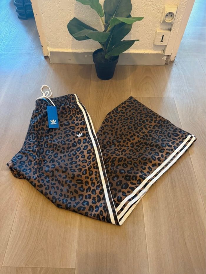 Jogging Adidas Léopard - photo numéro 3