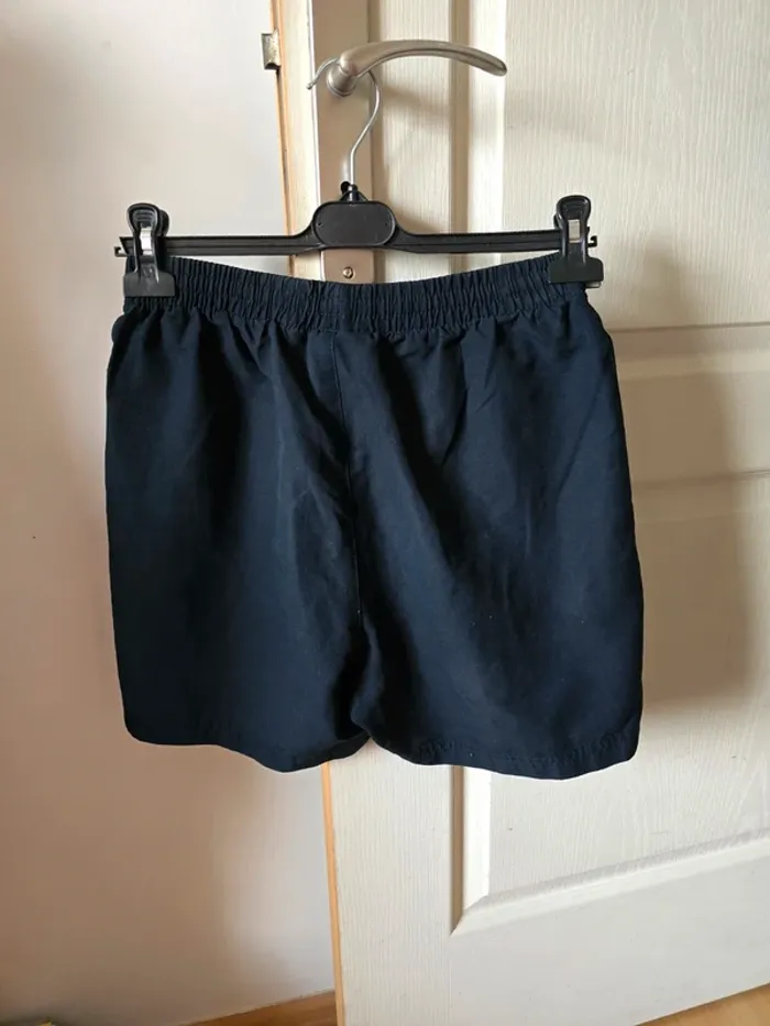 Short marine Reebok taille S très bon état - photo numéro 2