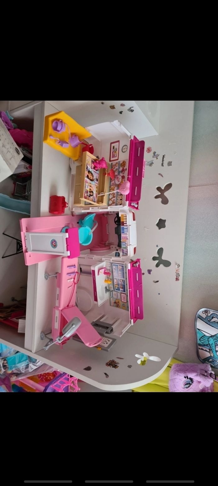 Ambulance Barbie - photo numéro 2