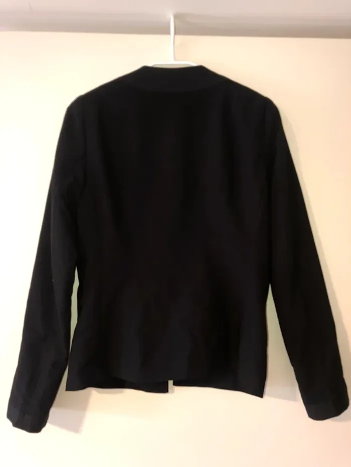 Veste noire - photo numéro 2