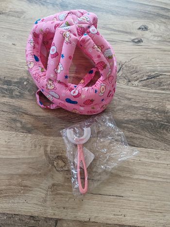 Lot Chapeau casquette de protection tête et brosse a dents bébé