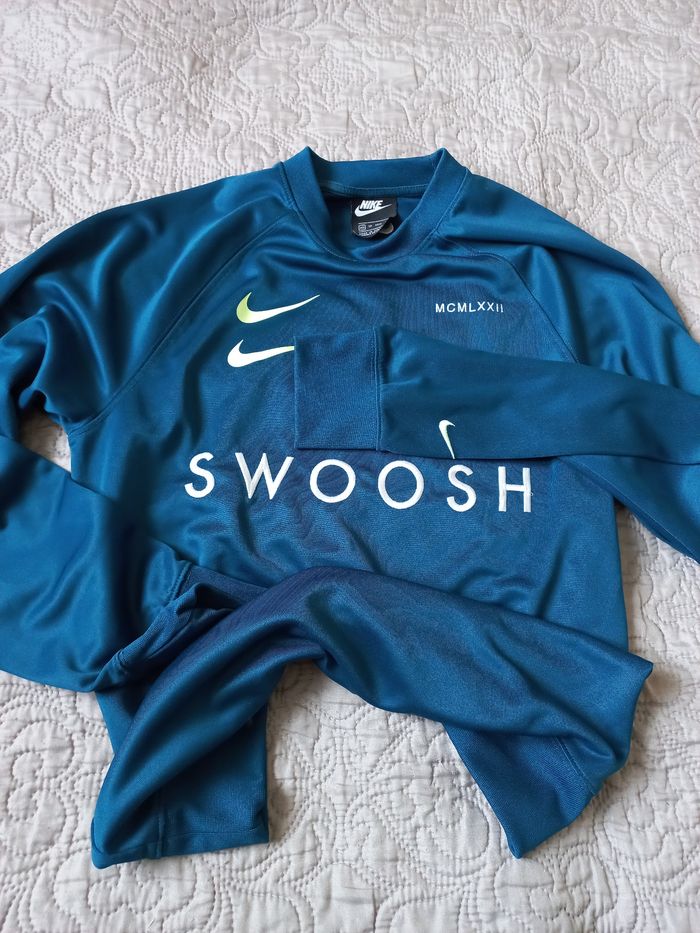 Sweat nike  Taille  XS