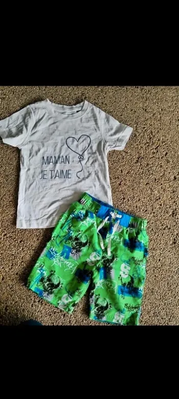 Short et tee shirt 4 ans