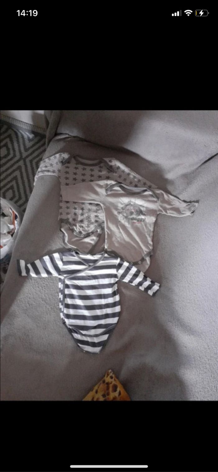 Lots body 3-6mois - photo numéro 3