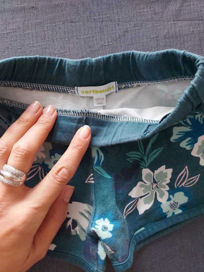Short fleuri Vertbaudet taille 4 ans - photo numéro 4