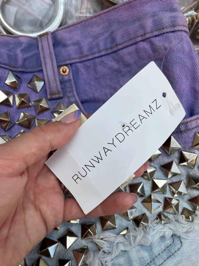 Runwaydreamz - Short taille haute festival tie dye violet et bleu à clous stud grunge tumblr - photo numéro 7