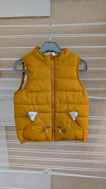 Veste sans manches 18 mois