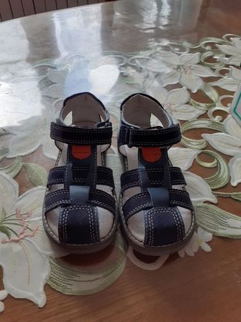 Sandales