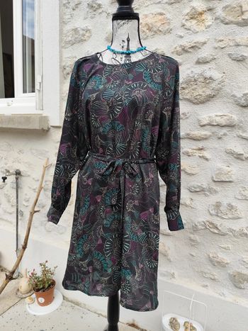 Superbe robe femme cache cache taille M