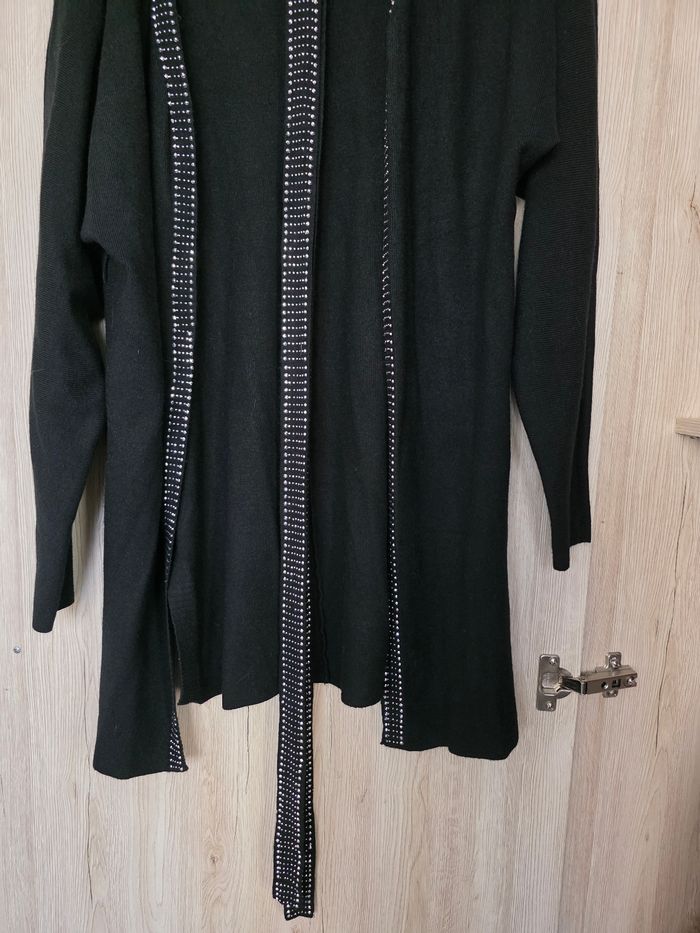 GILET FEMME NOIR STRASS AVEC CEINTURE TAILLE UNIQUE D'UN  34,/40 MARQUE MOOCCI - photo numéro 3