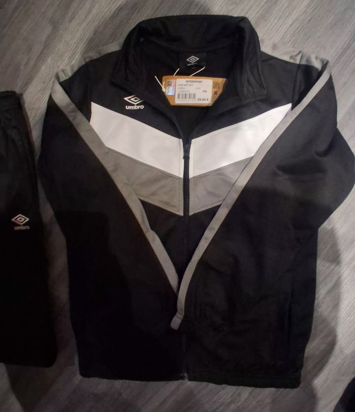 Survêtement Umbro neuf - photo numéro 2