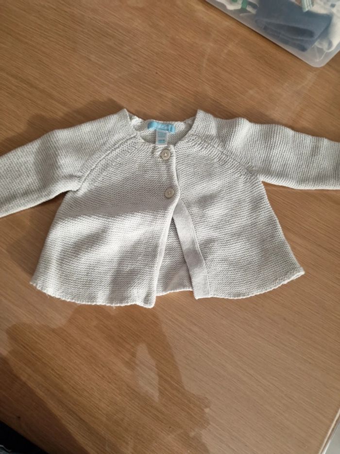 Gilet gris clair obaibi 6 mois