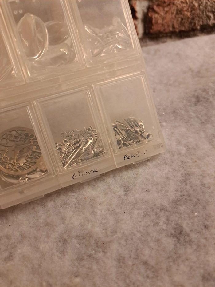 Lot de breloques et cabochon en verre - photo numéro 5