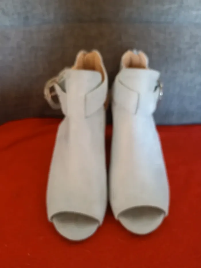 Bottines ouvertes bleu clair - T 36- C'M Paris - photo numéro 2