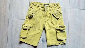 Short vert en jean souple. Garçon  8 ans.  Marque  Orchestra