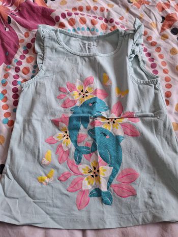 Joli petit T-shirt sans manche dpam tbe 4 ans