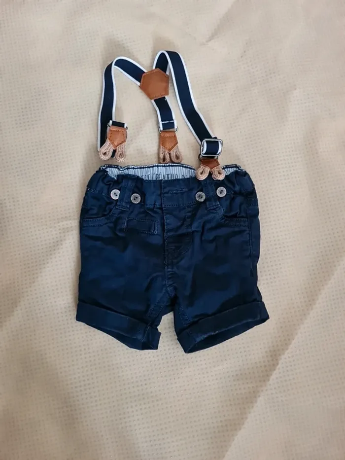 Lot de 13 pantalons et jeans et 2 shorts - photo numéro 16