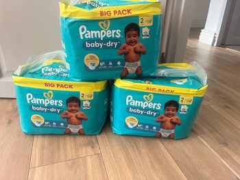 Couches Pampers baby dry tailles 2